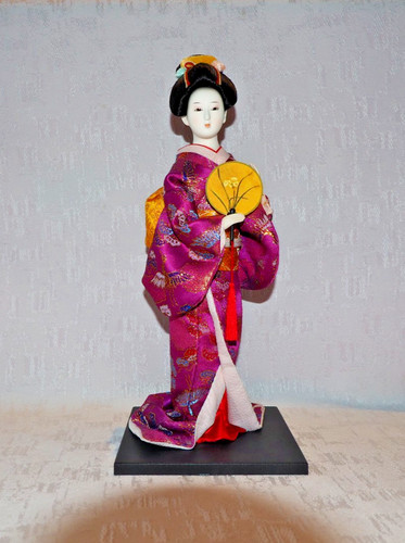 Geisha mit fächer figur - geisha,