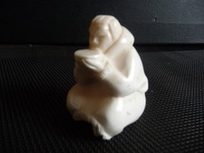 Netsuke Mönch trinkend Statue